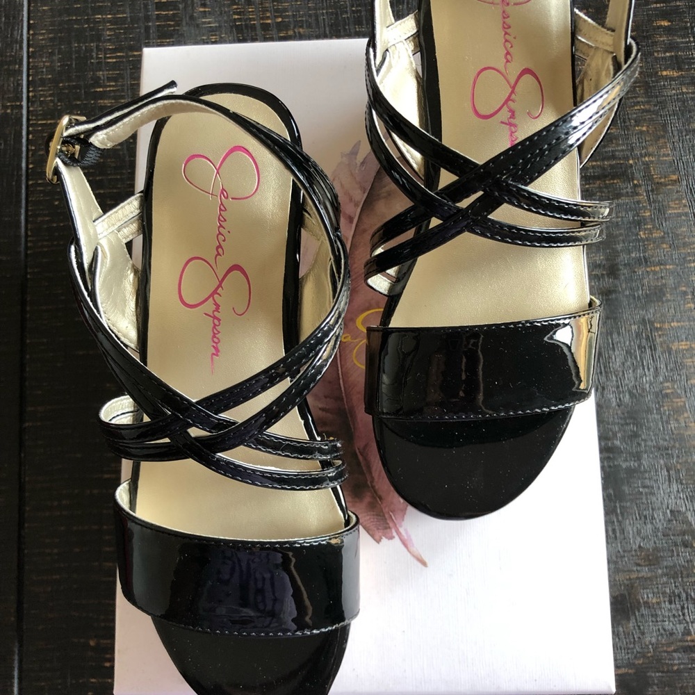 New wedge sandals